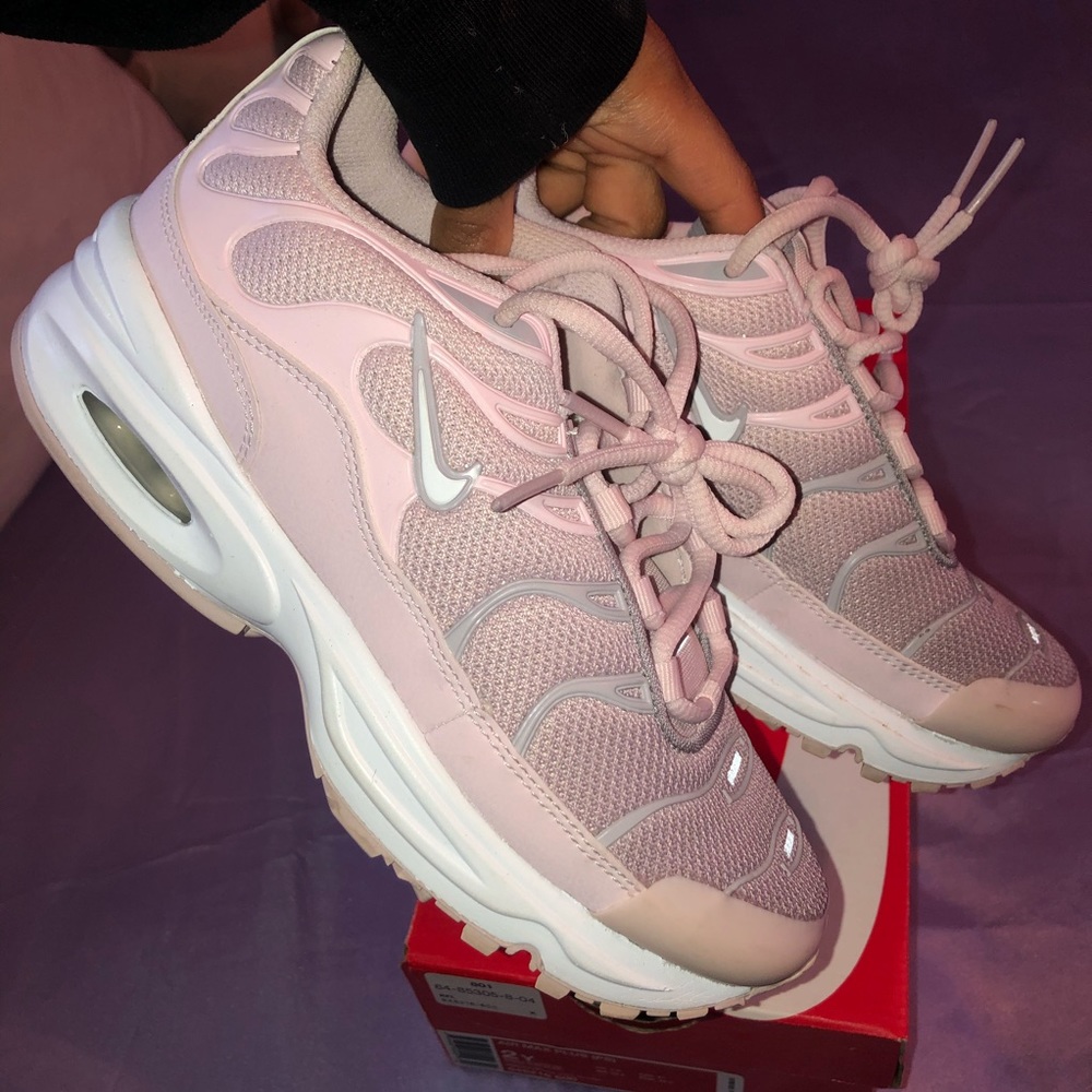 baby pink 🎀 air max plus kids size 2 💕